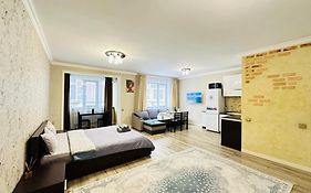 Vostochnyi Park Apartament In The Center Of Almaty