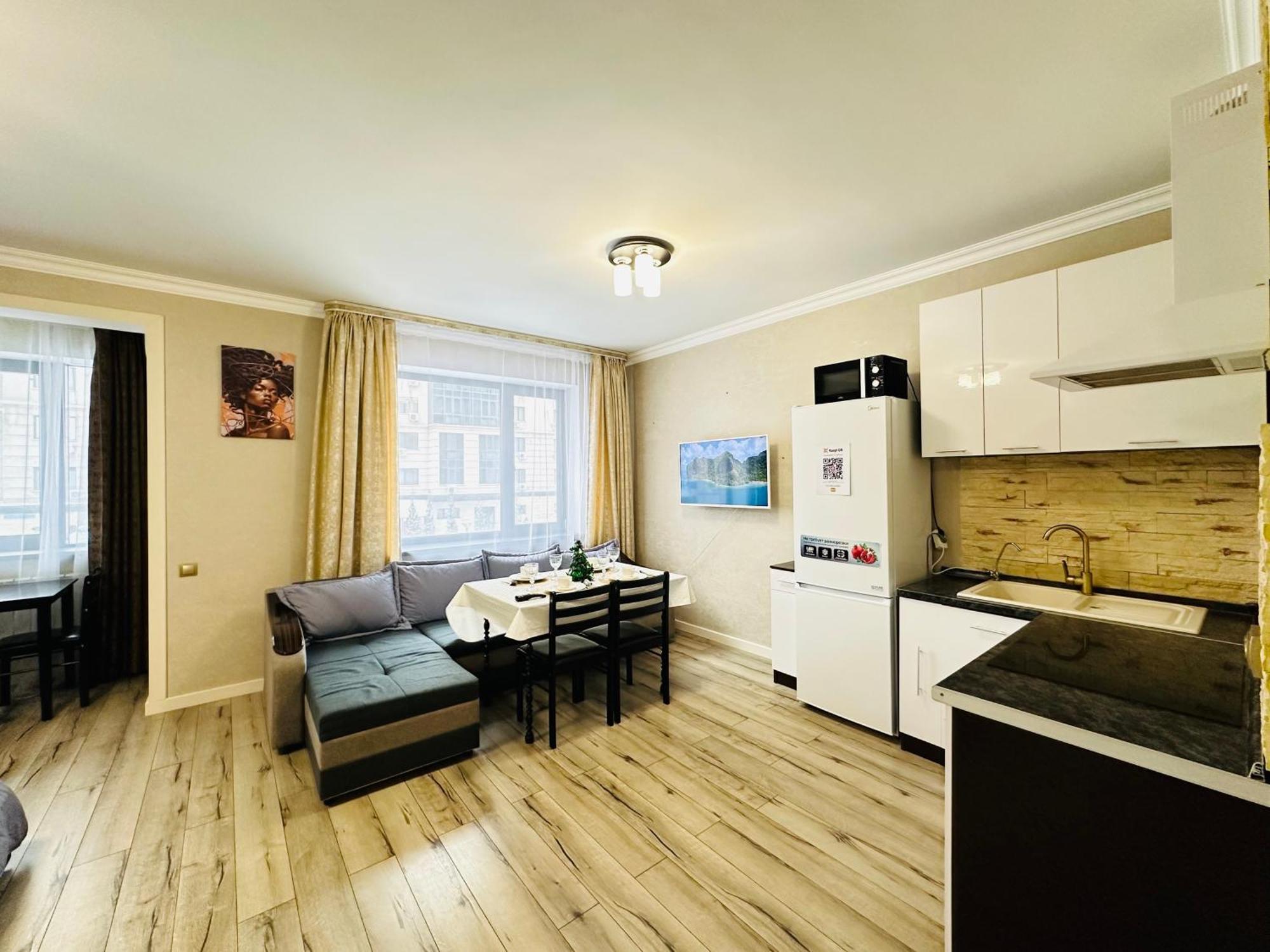 Апартаменты Vostochnyi Park Apartament In The Center Of Алматы Экстерьер фото