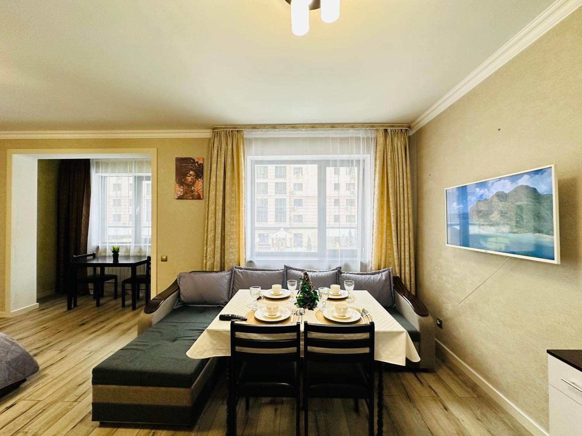 Апартаменты Vostochnyi Park Apartament In The Center Of Алматы Экстерьер фото