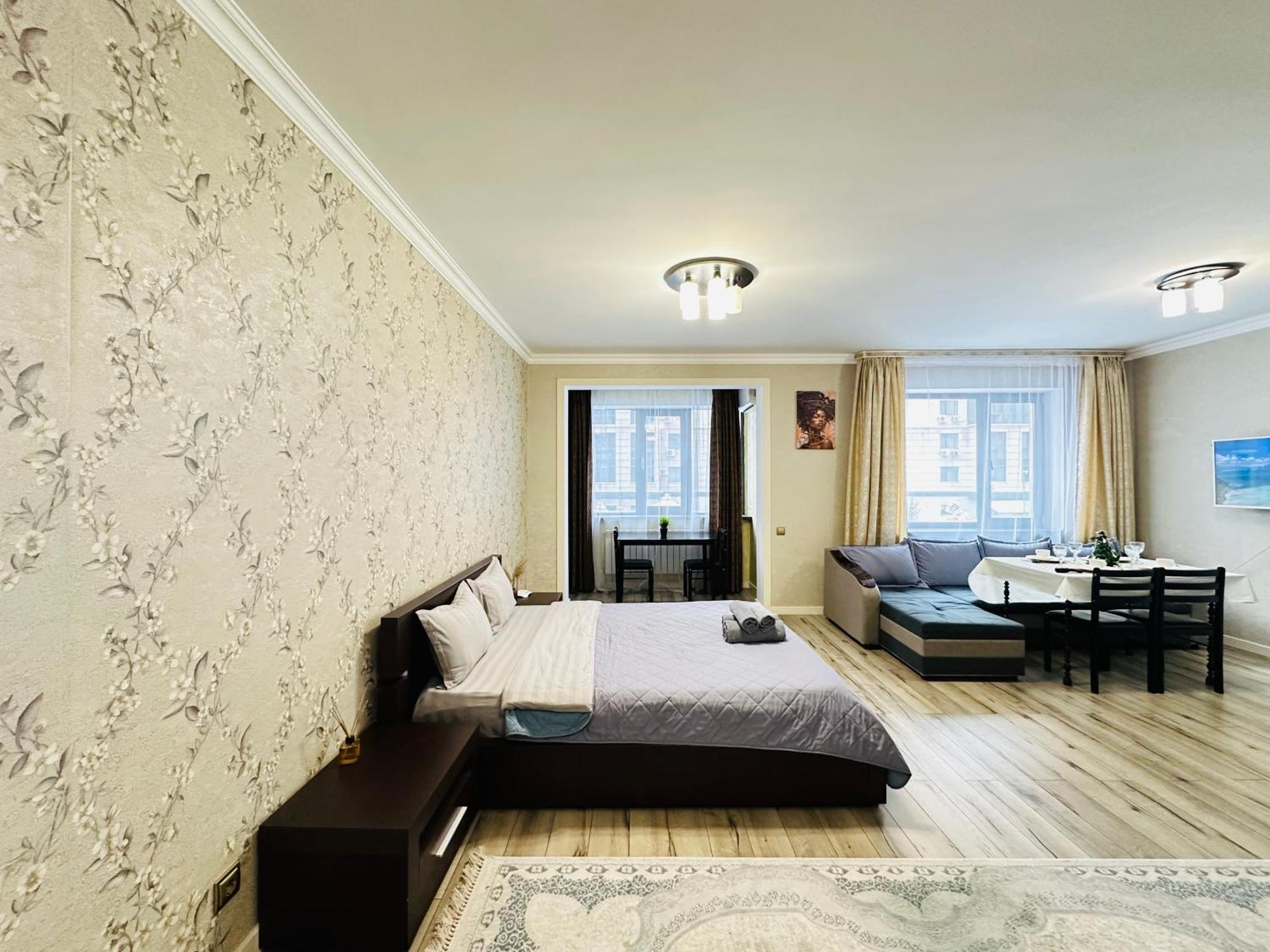 Апартаменты Vostochnyi Park Apartament In The Center Of Алматы Экстерьер фото