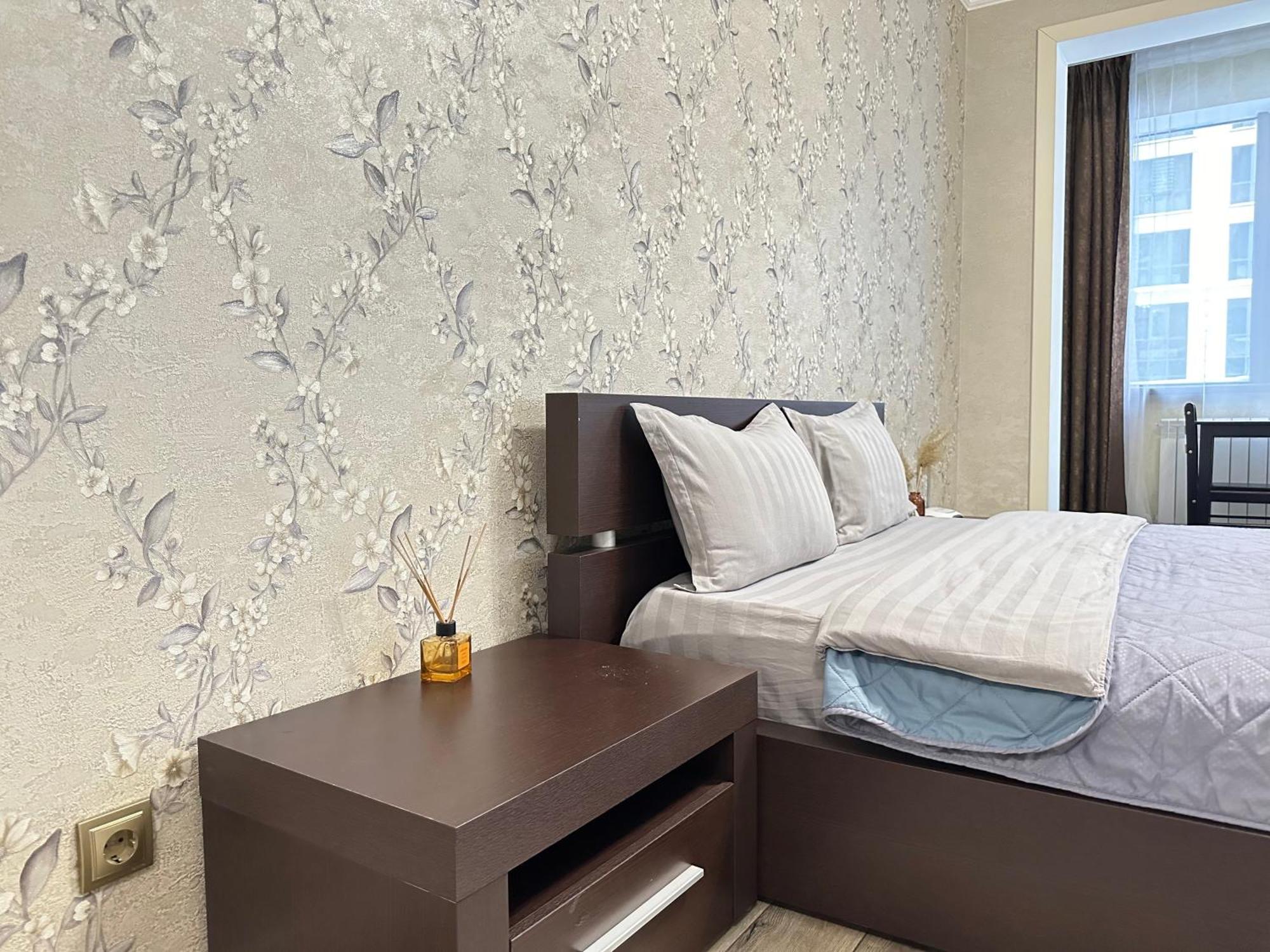 Апартаменты Vostochnyi Park Apartament In The Center Of Алматы Экстерьер фото