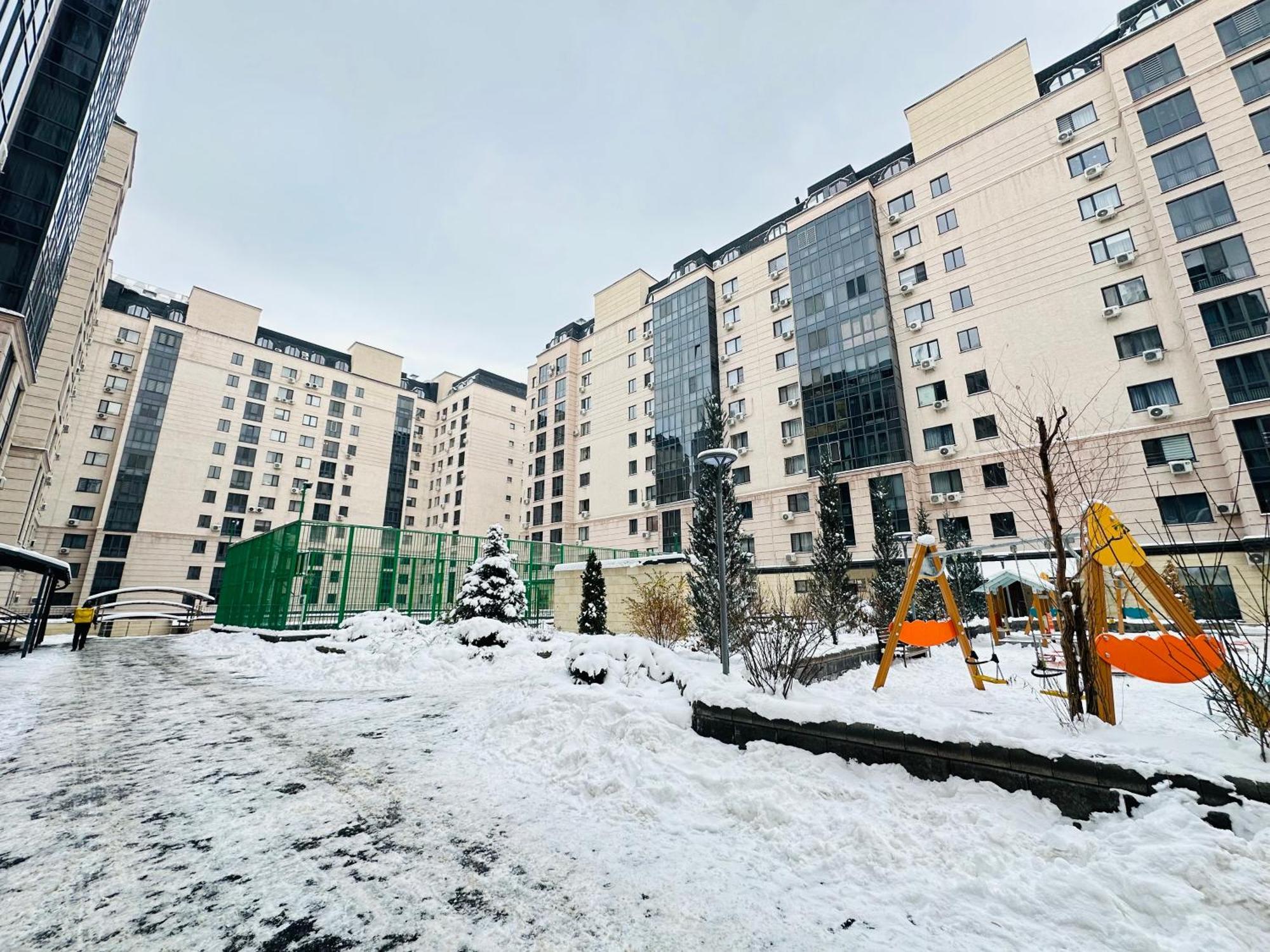 Апартаменты Vostochnyi Park Apartament In The Center Of Алматы Экстерьер фото
